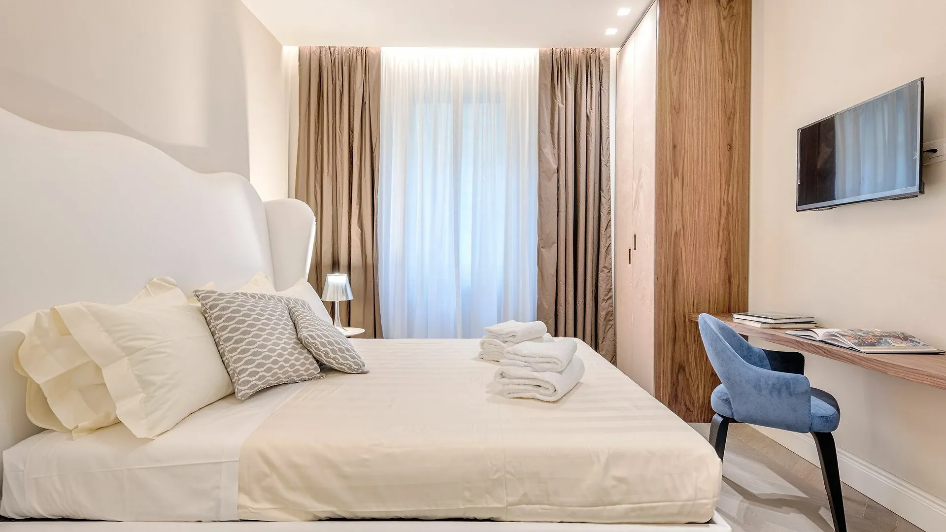 Luxury Blue River By Mmega Apartment Florence